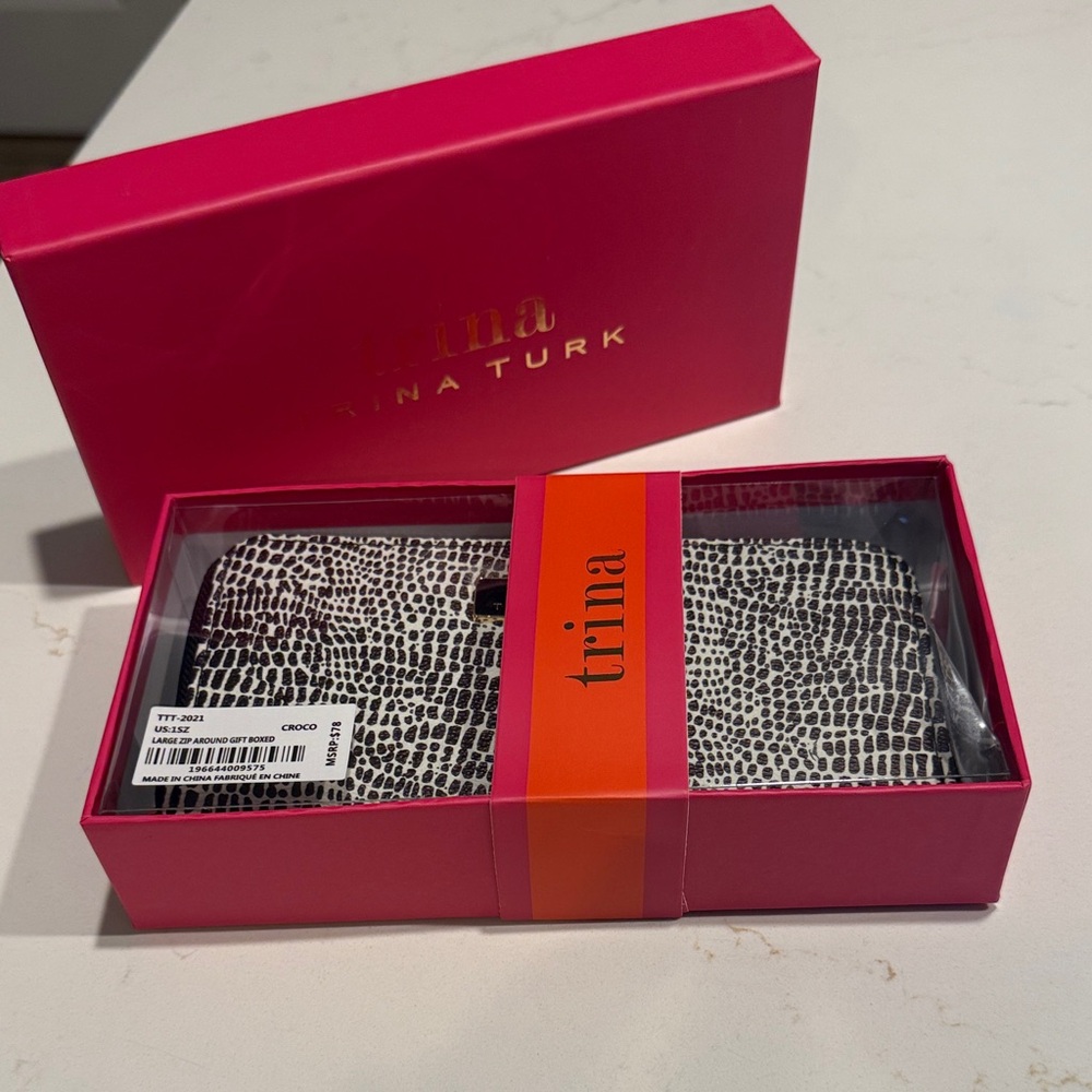 Trina Turk Monochrome Textured Wallet